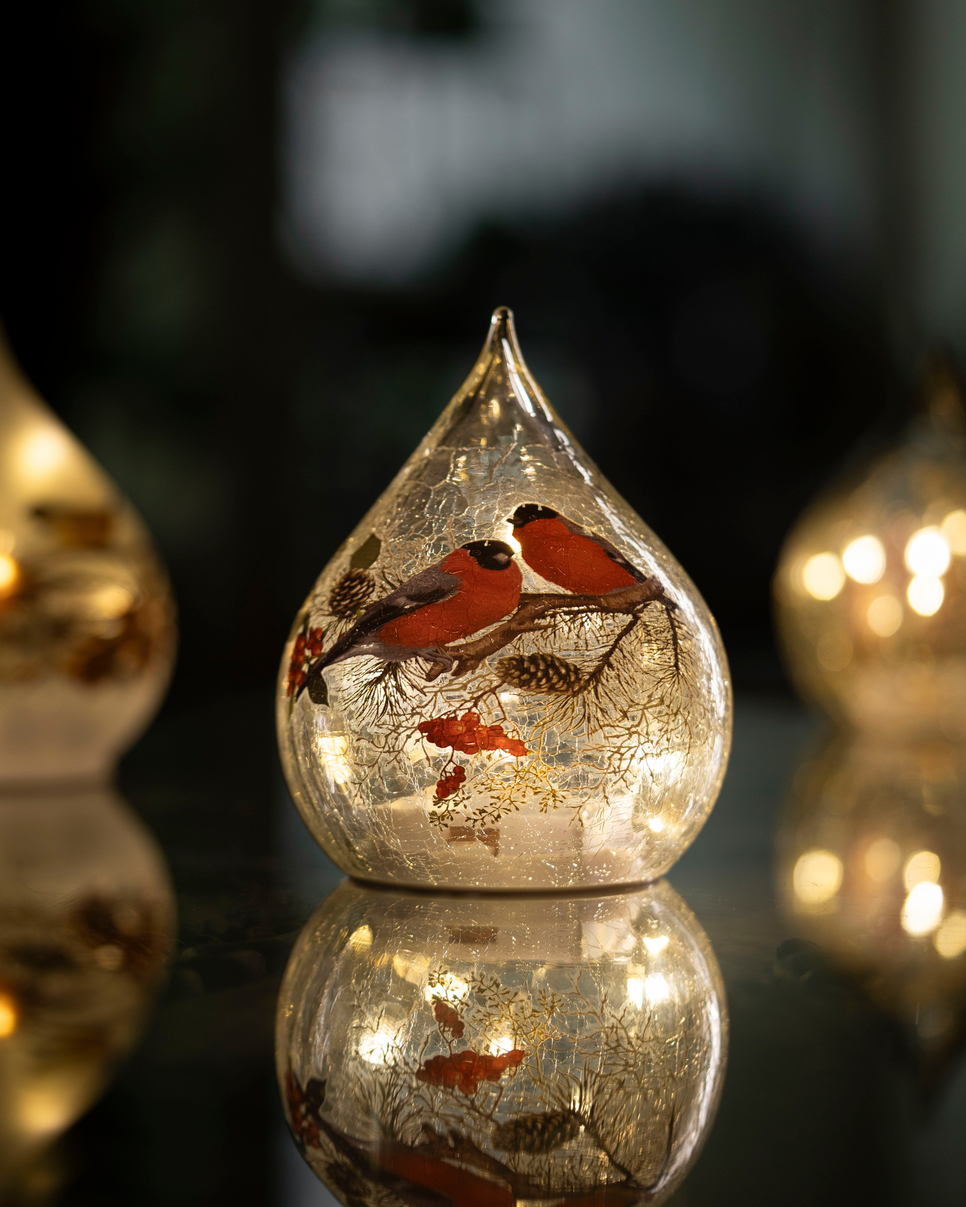 Finche’s Winter Song – Tear Drop Glass Lamp