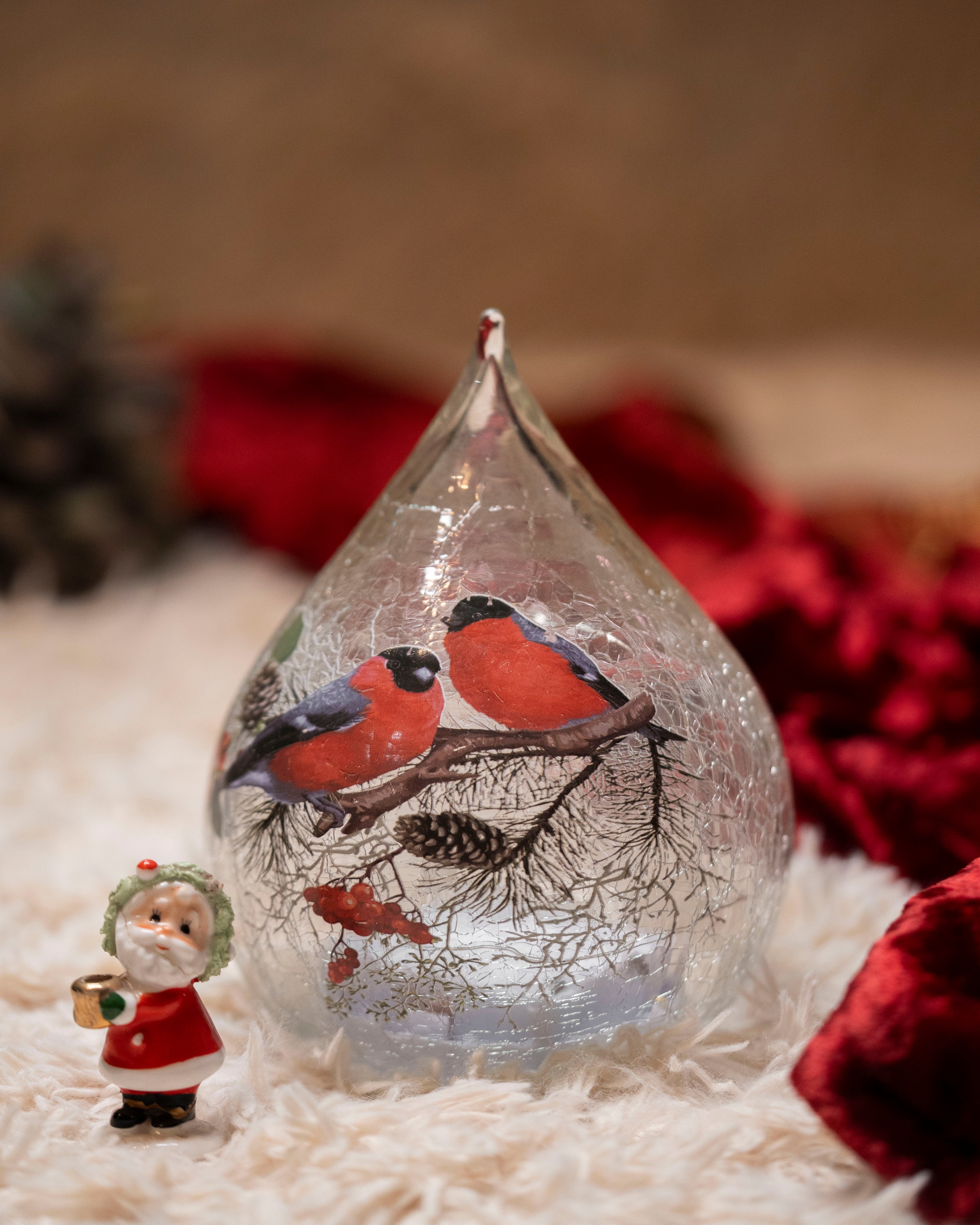 Finche’s Winter Song – Tear Drop Glass Lamp