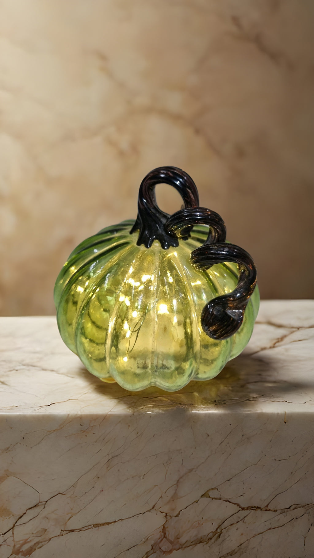 Olive Éclat – Handblown Glass Pumpkin Lamp
